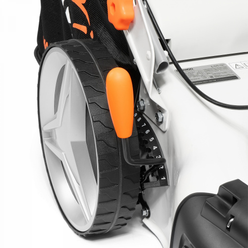 Газонокосилка бензиновая с двигателем B&S DAEWOO L 50 SPB фото 11 Газонокосилка бензиновая с двигателем B&S DAEWOO L 50 SPB фото 11